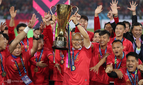 Chức vô địch AFF Cup 2018 chỉ là một trong nhiều mốc son mà HLV Park Hang-seo đạt được cùng bóng đá Việt Nam trong gần hai năm qua. Ảnh: Đức Đồng.